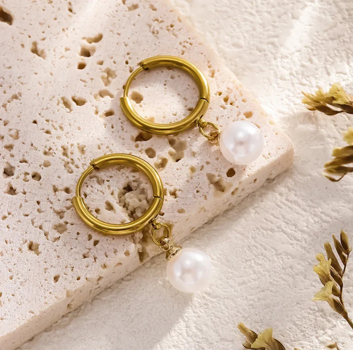 Casual Chic Pearl Earrings