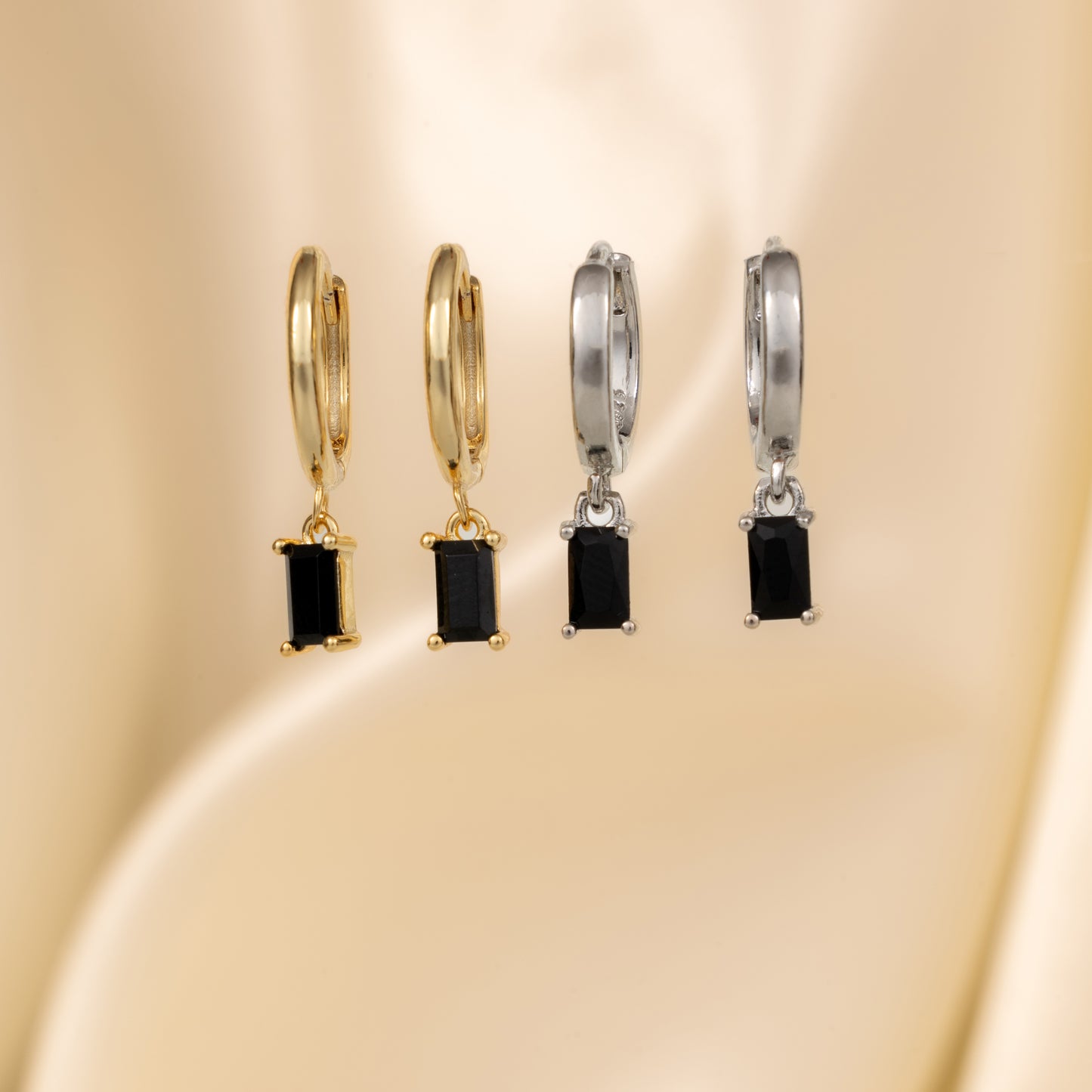 Lola Mini Earrings