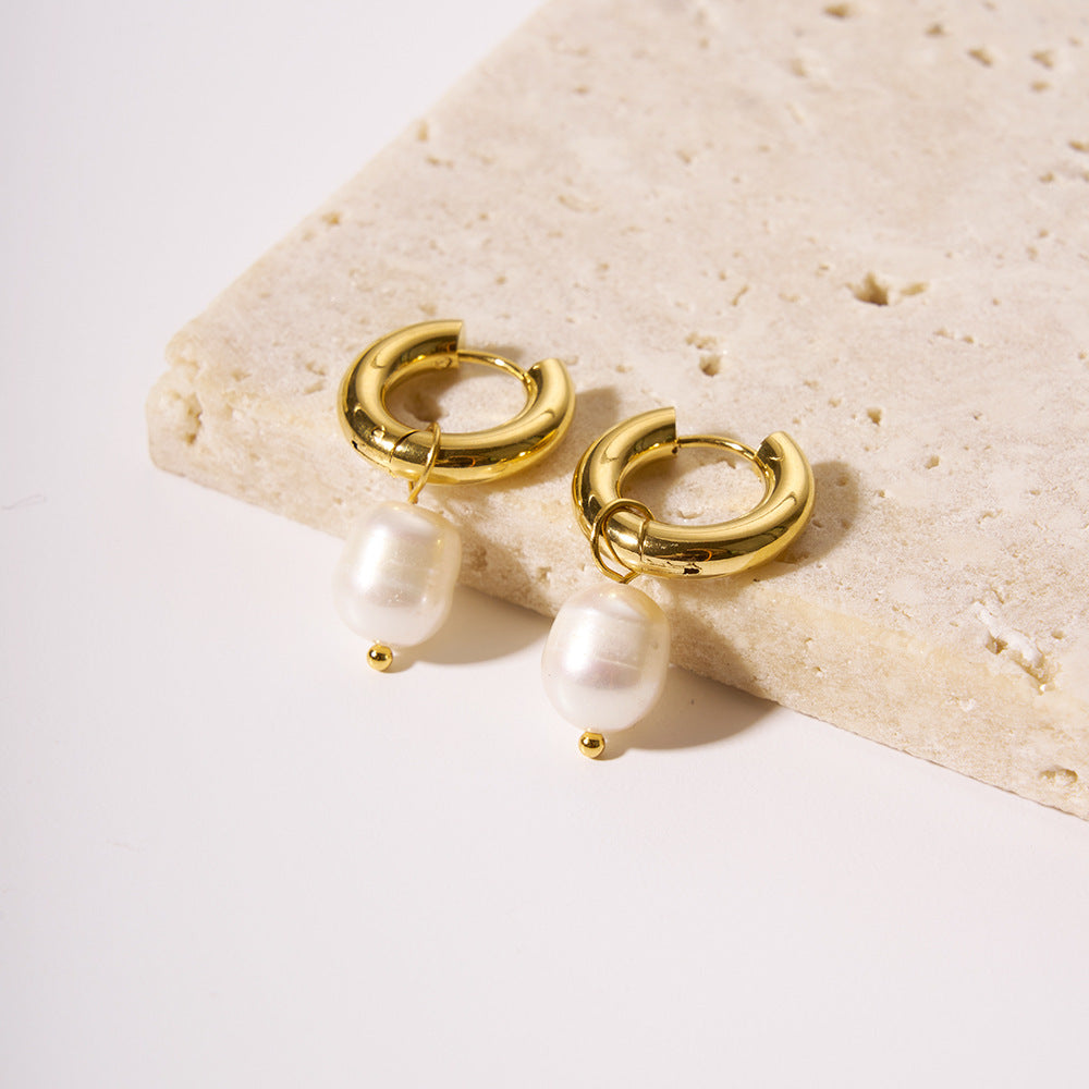 Sweet Gold Pearl Earring