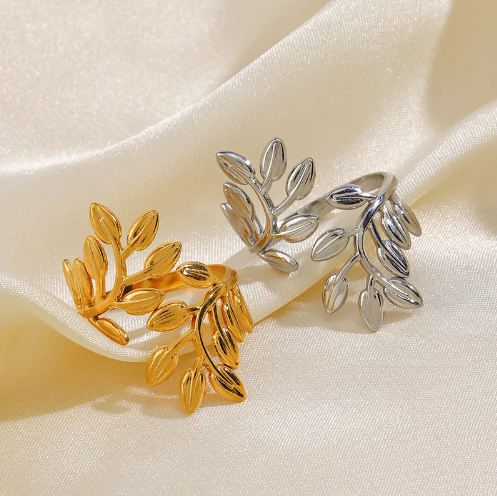 Climbing Elegance Ring